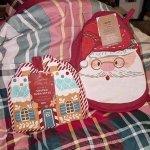 Santa Claus Oven Mitt